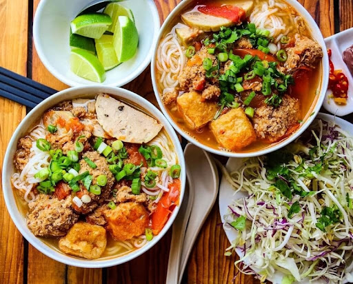 Bảy Bún riêu - Quán ăn đêm ở Sài Gòn