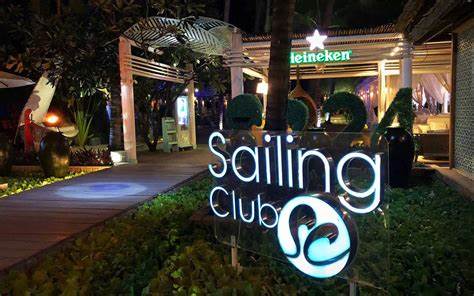 Quán cafe view biển Nha Trang – Sailing Club