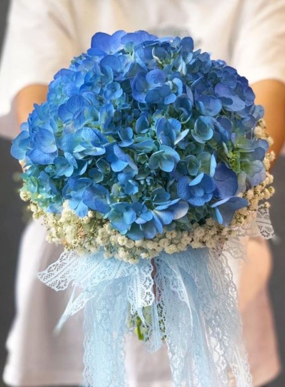 Hoa cưới cầm tay đẹp cho các nàng bằng hoa cẩm tú cầu